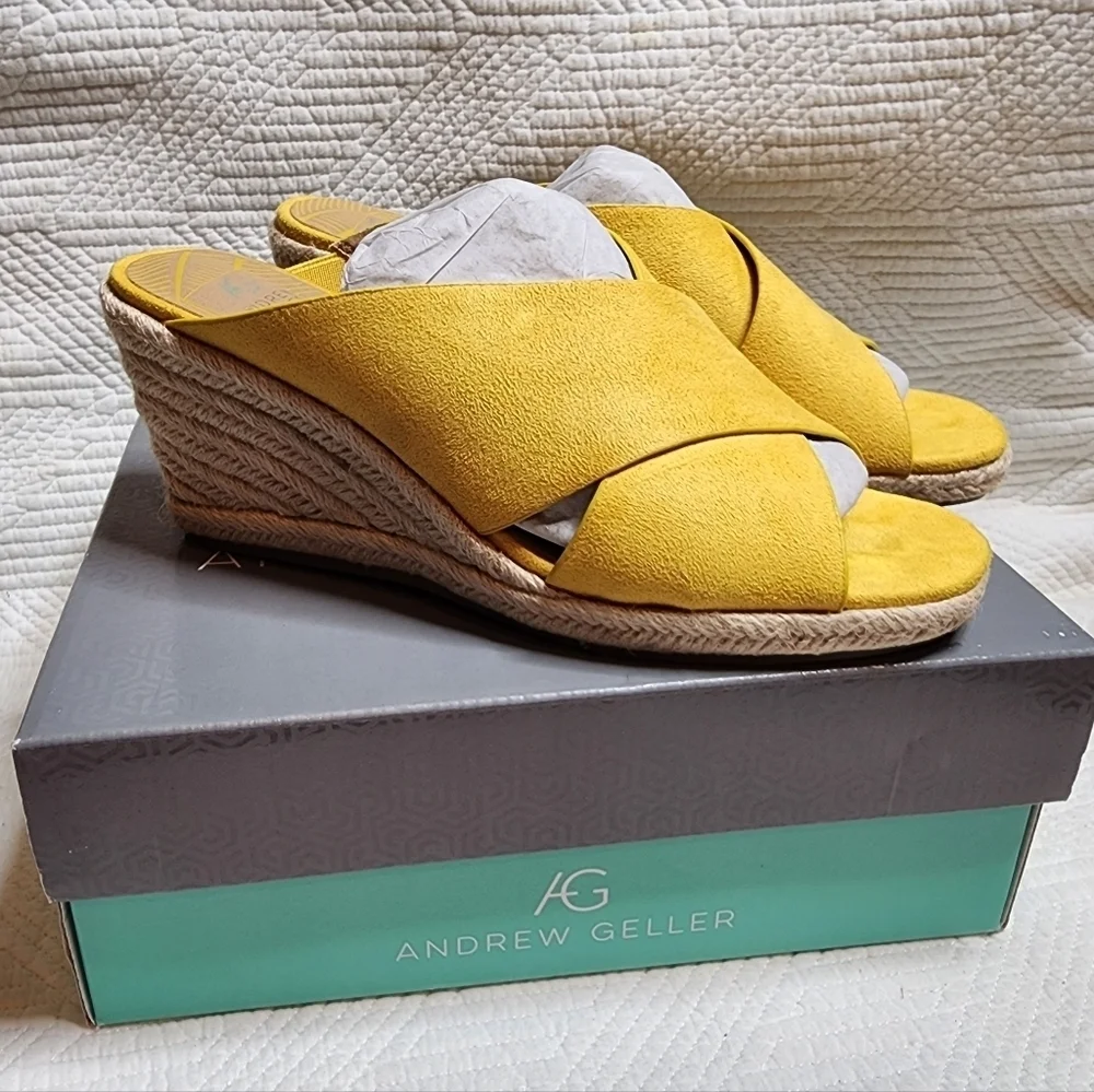 Andrew Geller Kimber Espadrille Wedge Sandal. Yellow faux suede. Size 9.